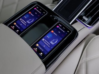 Премьера обновленного Mercedes-Maybach S-Class прошла в России на мероприятии Legacy Motors