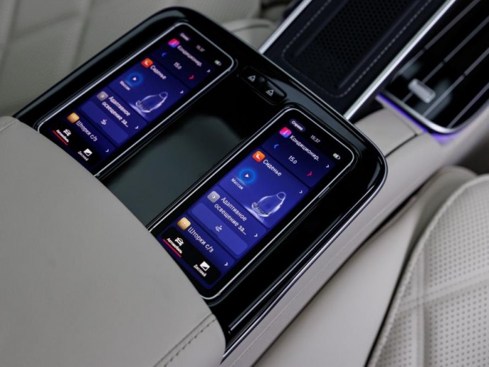 Премьера обновленного Mercedes-Maybach S-Class прошла в России на мероприятии Legacy Motors